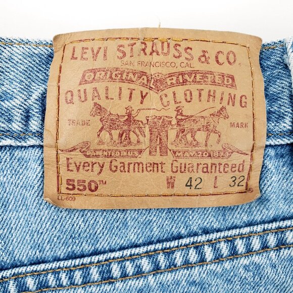 Vtg Levi's 550 USA Relaxed Fit Tapered Leg Light Wash Men 42x32 (40x32) Jeans - Picture 4 of 11